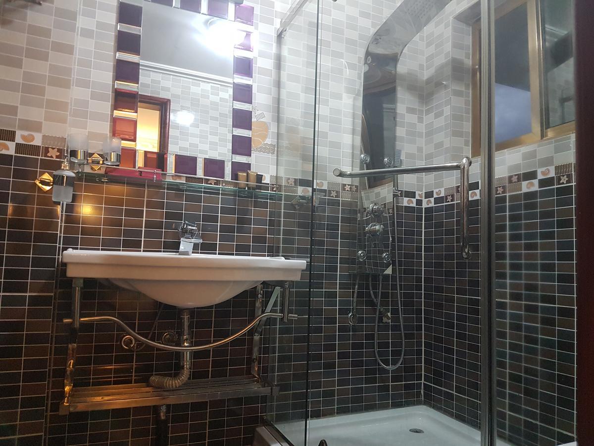 דואלה Mbayaville Hotel מראה חיצוני תמונה