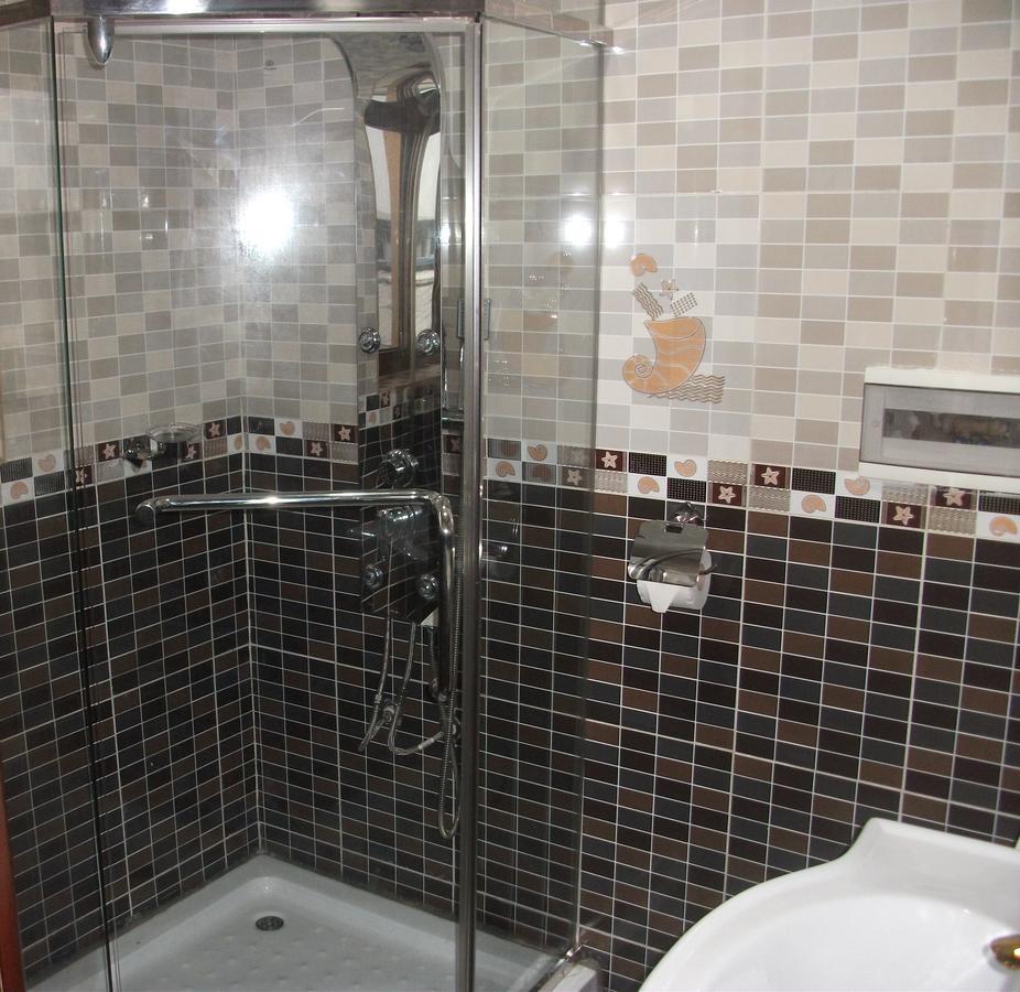 דואלה Mbayaville Hotel מראה חיצוני תמונה
