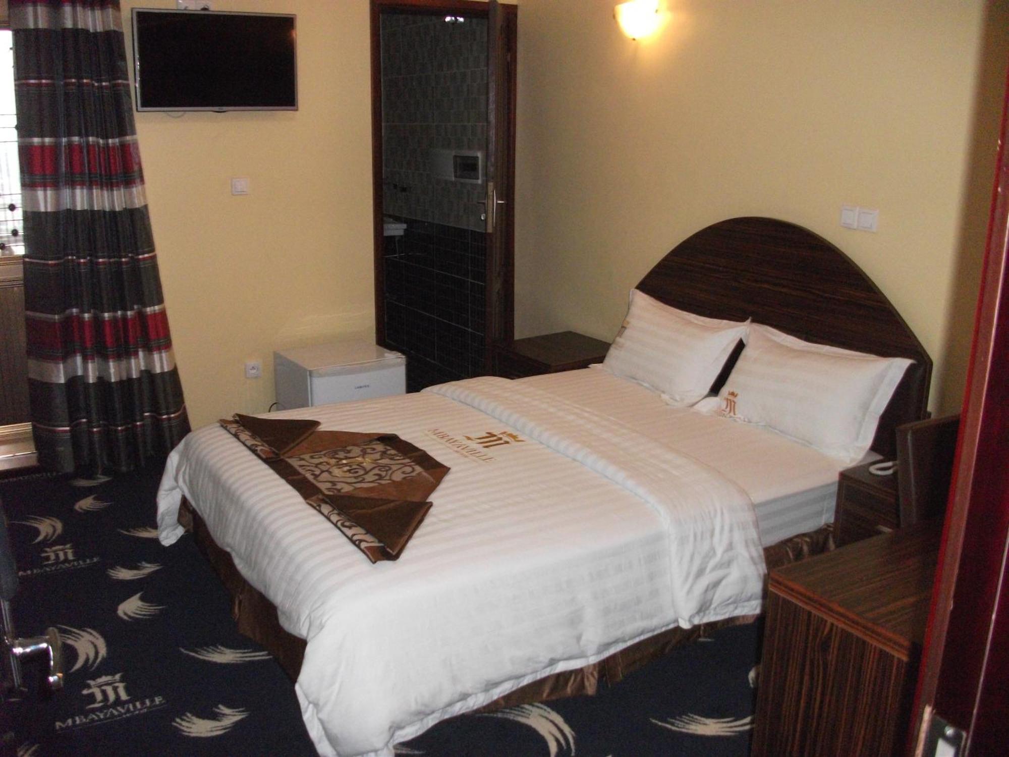 דואלה Mbayaville Hotel מראה חיצוני תמונה