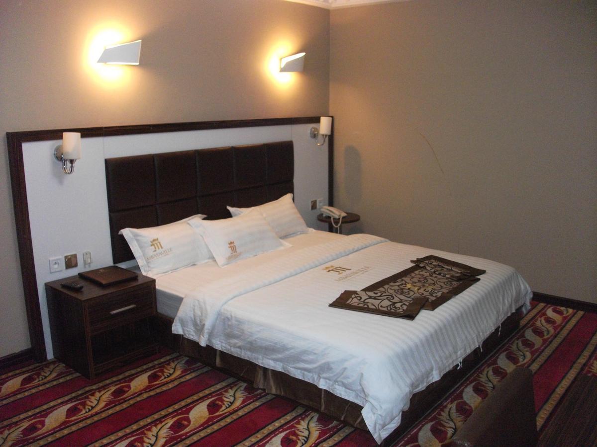 דואלה Mbayaville Hotel מראה חיצוני תמונה