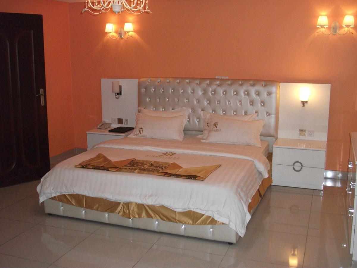 דואלה Mbayaville Hotel מראה חיצוני תמונה