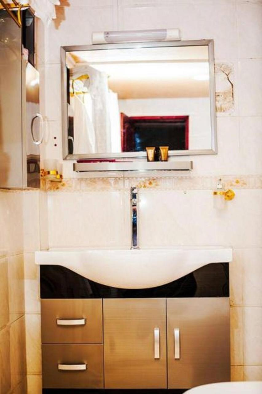 דואלה Mbayaville Hotel מראה חיצוני תמונה
