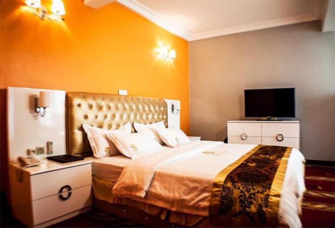 דואלה Mbayaville Hotel מראה חיצוני תמונה